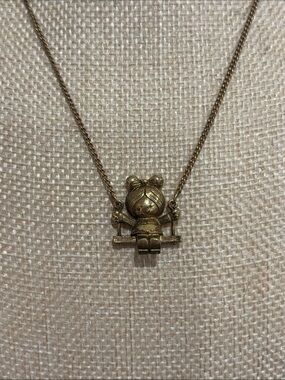 Vintage 1970s Avon Swing Sweetly Necklace